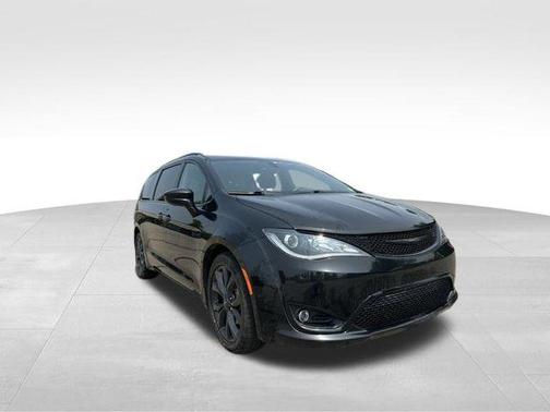 2018 Chrysler Pacifica Touring-L Plus