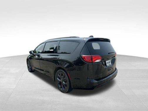2018 Chrysler Pacifica Touring-L Plus