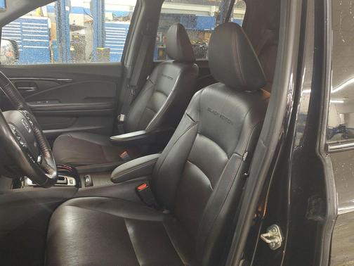 2017 Honda Ridgeline Black