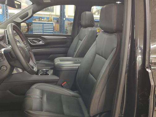 2023 Chevrolet Tahoe 4WD RST