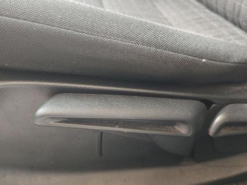 Modern Steel Metallic 2023 Honda HR-V LX