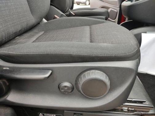 2016 Mercedes-Benz Metris Base