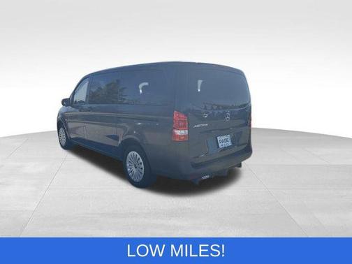2016 Mercedes-Benz Metris Base