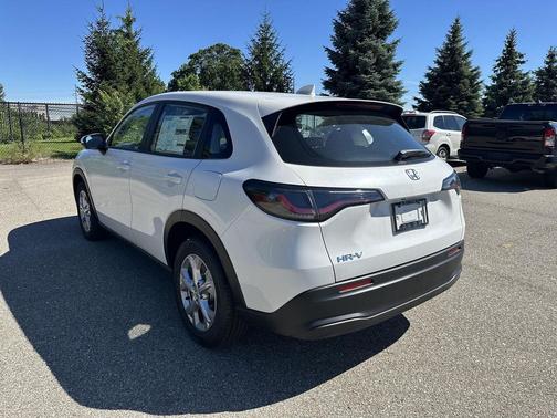 Platinum White Pearl 2027 Honda HR-V LX