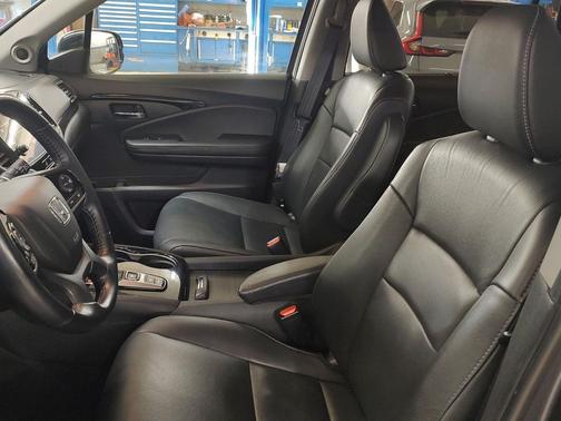 2021 Honda Pilot Touring 8-Passenger