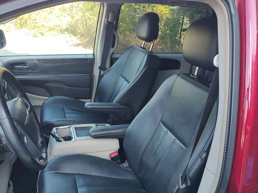 2013 Chrysler Town & Country Touring