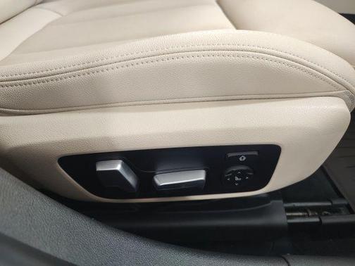 2021 BMW 330e Base