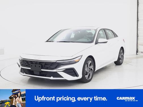 White 2025 Hyundai ELANTRA SEL Convenience