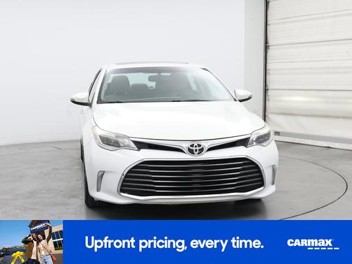 White 2016 Toyota Avalon XLE