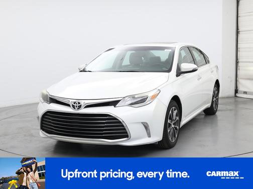 White 2016 Toyota Avalon XLE