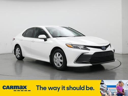 2022 Toyota Camry Hybrid LE