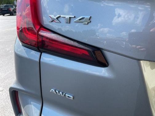 2025 Cadillac XT4 Premium Luxury