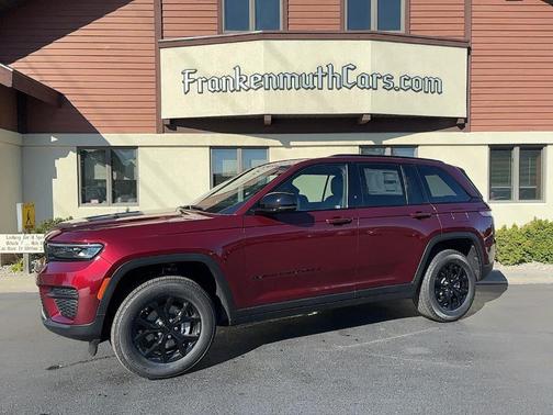 2025 Jeep Grand Cherokee Laredo