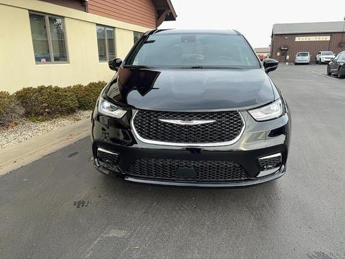 2026 Chrysler Pacifica Select AWD