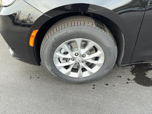 2026 Chrysler Pacifica Select AWD