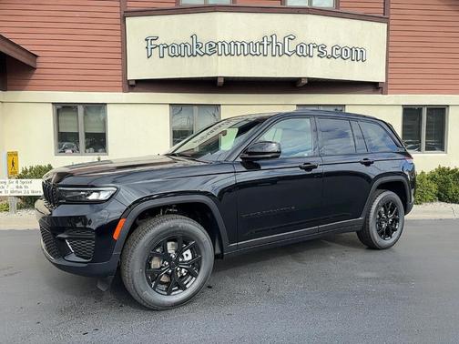 2025 Jeep Grand Cherokee Laredo