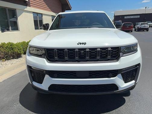 White 2026 Jeep Grand Cherokee 85th Anniversary Edition 4x4