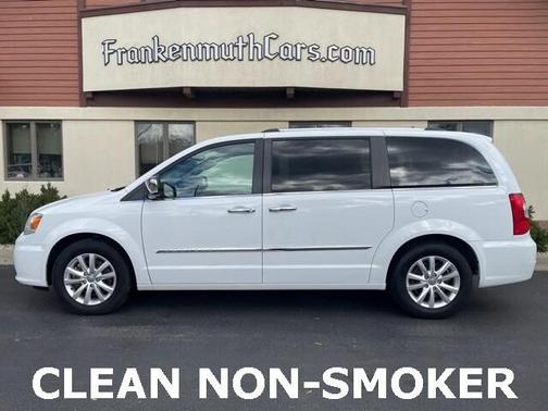 2016 Chrysler Town & Country Limited Platinum
