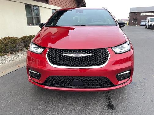 2026 Chrysler Pacifica Select AWD