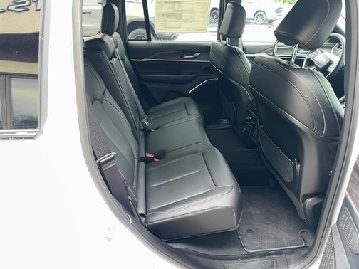 2025 Jeep Grand Cherokee 4xe Base