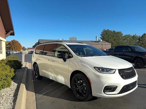 2026 Chrysler Pacifica Limited