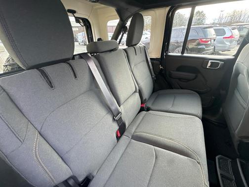 2025 Jeep Wrangler 4xe Sport