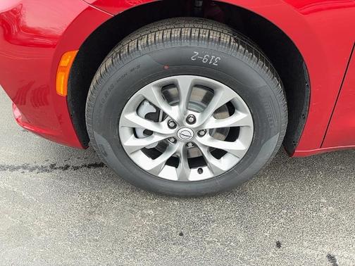 2026 Chrysler Pacifica Select AWD