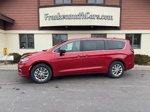 2026 Chrysler Pacifica Select AWD
