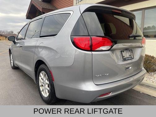 2017 Chrysler Pacifica Touring