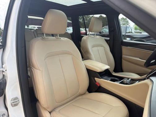 Bright White Clearcoat 2023 Jeep Grand Cherokee Limited