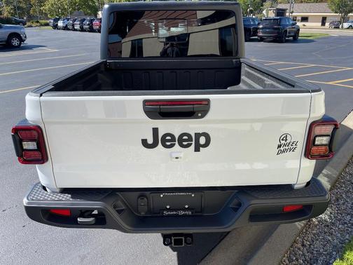 2025 Jeep Gladiator Sport