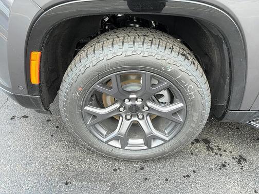 Baltic Gray 2026 Jeep Grand Wagoneer UPLAND