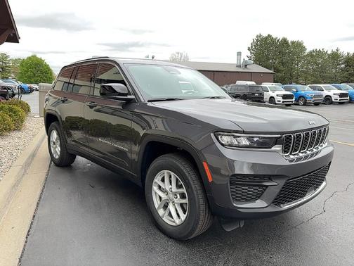 Baltic Gray 2026 Jeep Grand Cherokee Laredo X 4x4