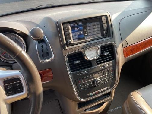 2015 Chrysler Town & Country Touring
