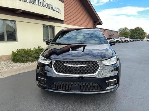 2026 Chrysler Pacifica Select AWD