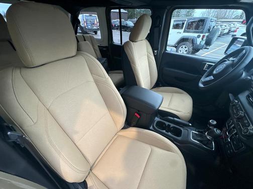 2025 Jeep Wrangler 4xe Sport