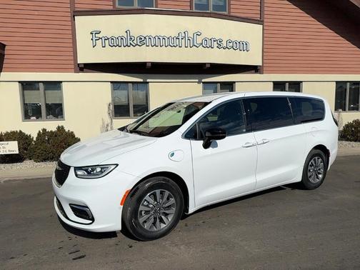 2025 Chrysler Pacifica Hybrid Select
