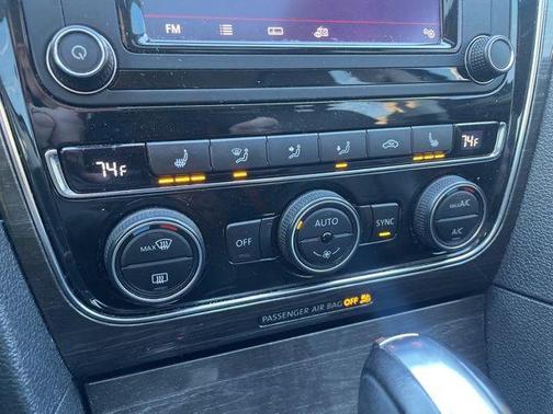 2017 Volkswagen Passat 1.8T SE