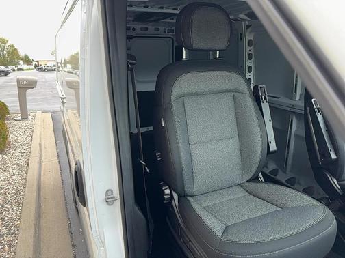 White 2026 RAM ProMaster 1500 Low Roof