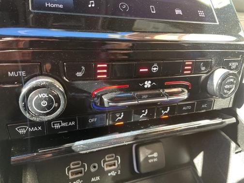 2022 Jeep Grand Cherokee L Laredo