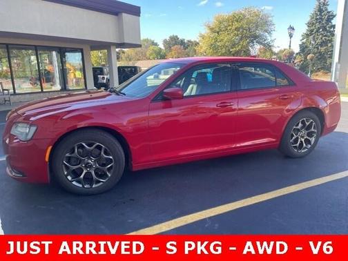 2016 Chrysler 300 S