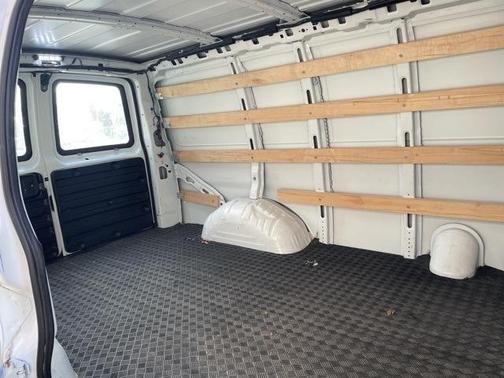 2023 GMC Savana 2500 Work Van