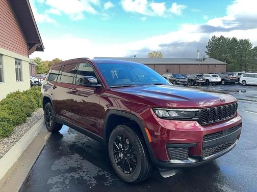 2025 Jeep Grand Cherokee L Laredo