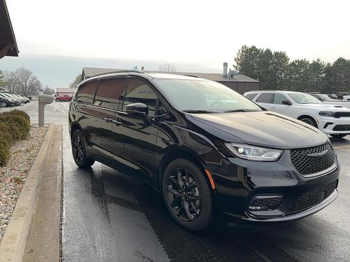 2026 Chrysler Pacifica Limited