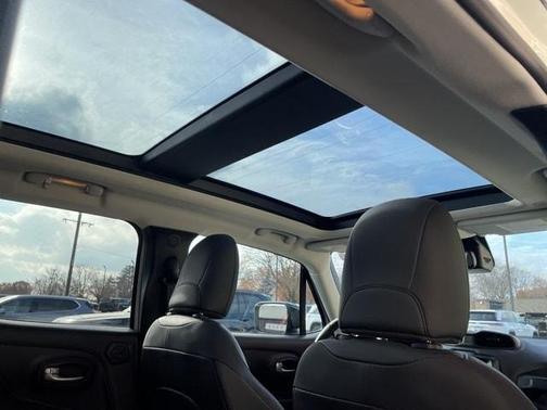 2023 Jeep Renegade Trailhawk