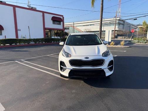 Snow White Pearl 2021 Kia Sportage LX
