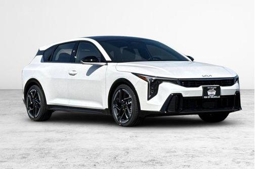 Snow White Pearl 2026 Kia K4 GT-Line