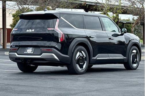 2026 Kia EV9 Light Long Range