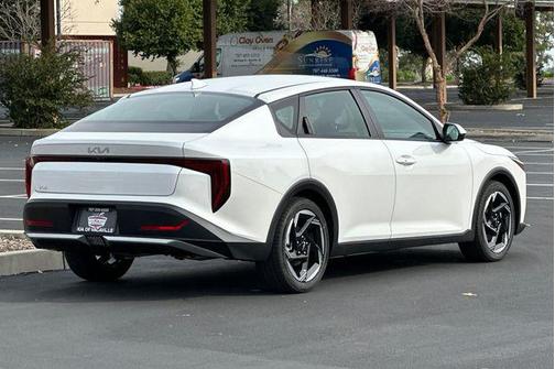2026 Kia K4 EX