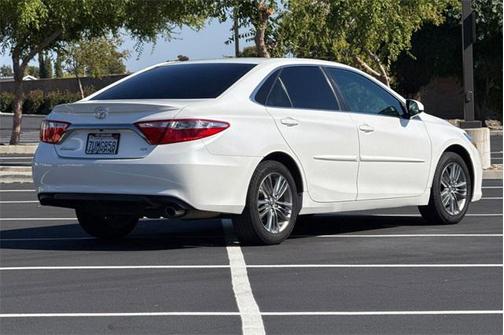 2016 Toyota Camry SE